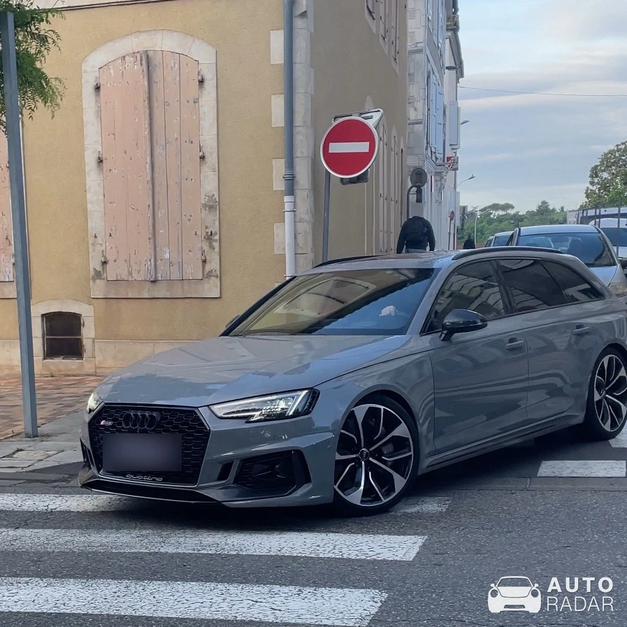 Audi RS4 Avant B9 spotted in Mirande