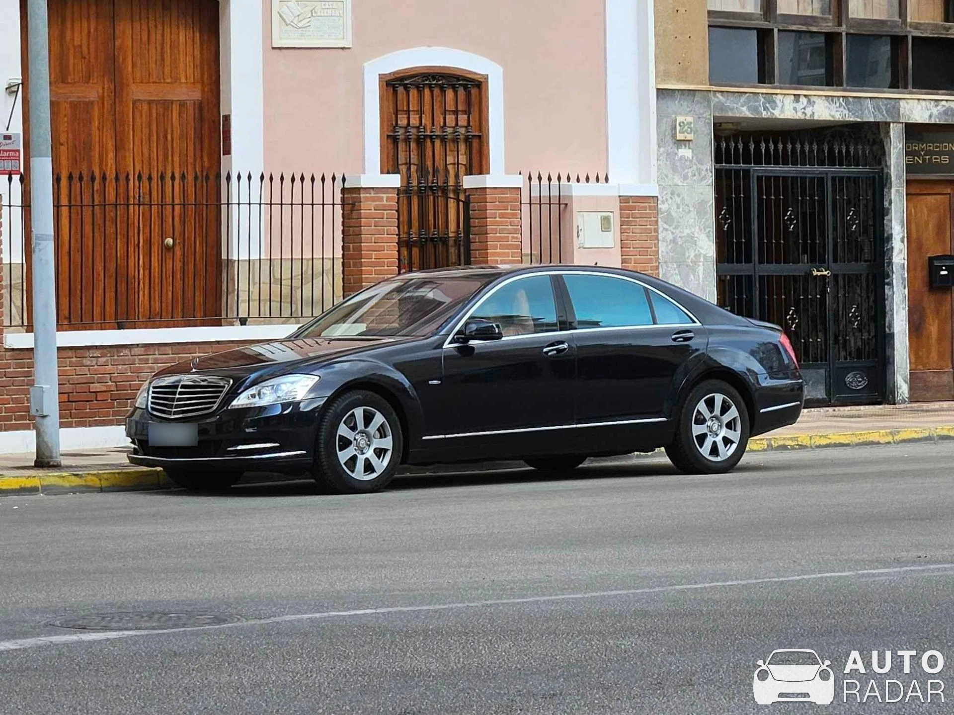 Mercedes-Benz S-Klasse W221 spotted in Cullera, Spain