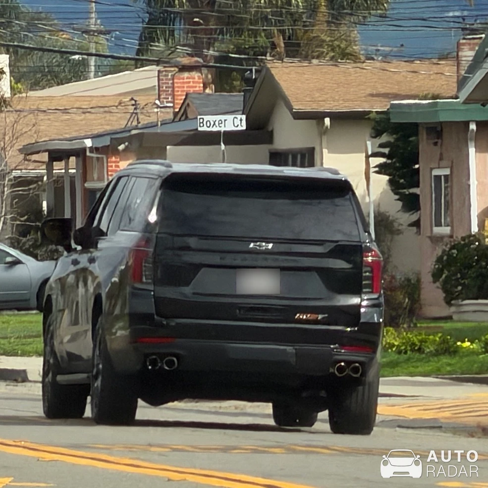 Chevrolet Suburban RST spotted in San Lorenzo