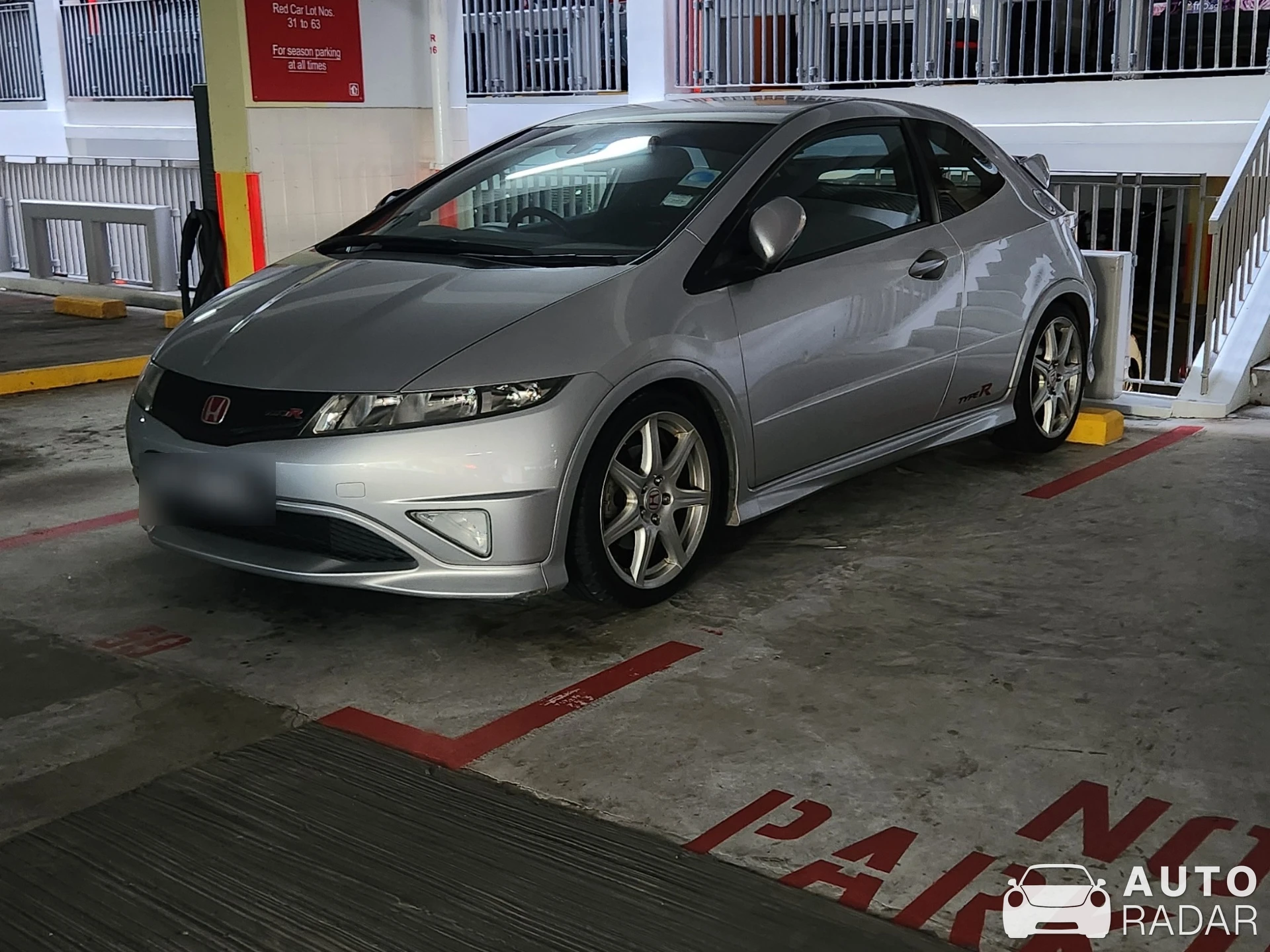 Honda Civic Type R 2005 spotted in Singapore