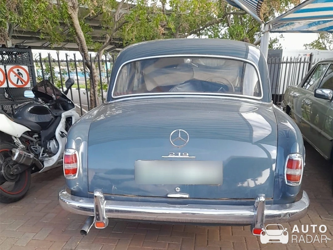 Mercedes 190 Ponton spotted in Heidelberg - GP
