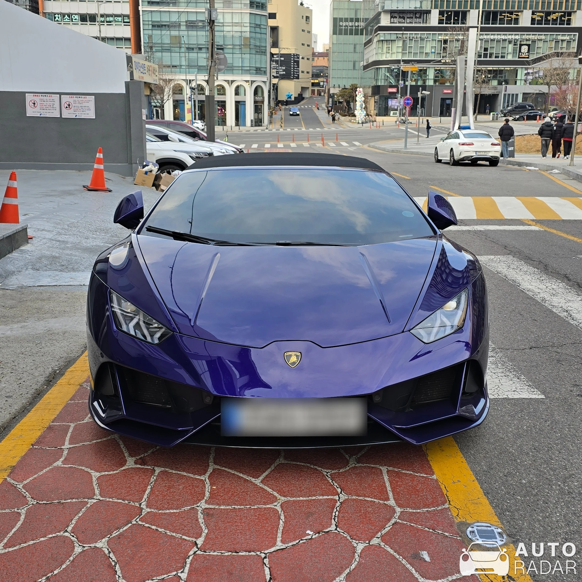 Lamborghini Huracán LP640-4 EVO Spyder spotted in 강남구, 대한민국