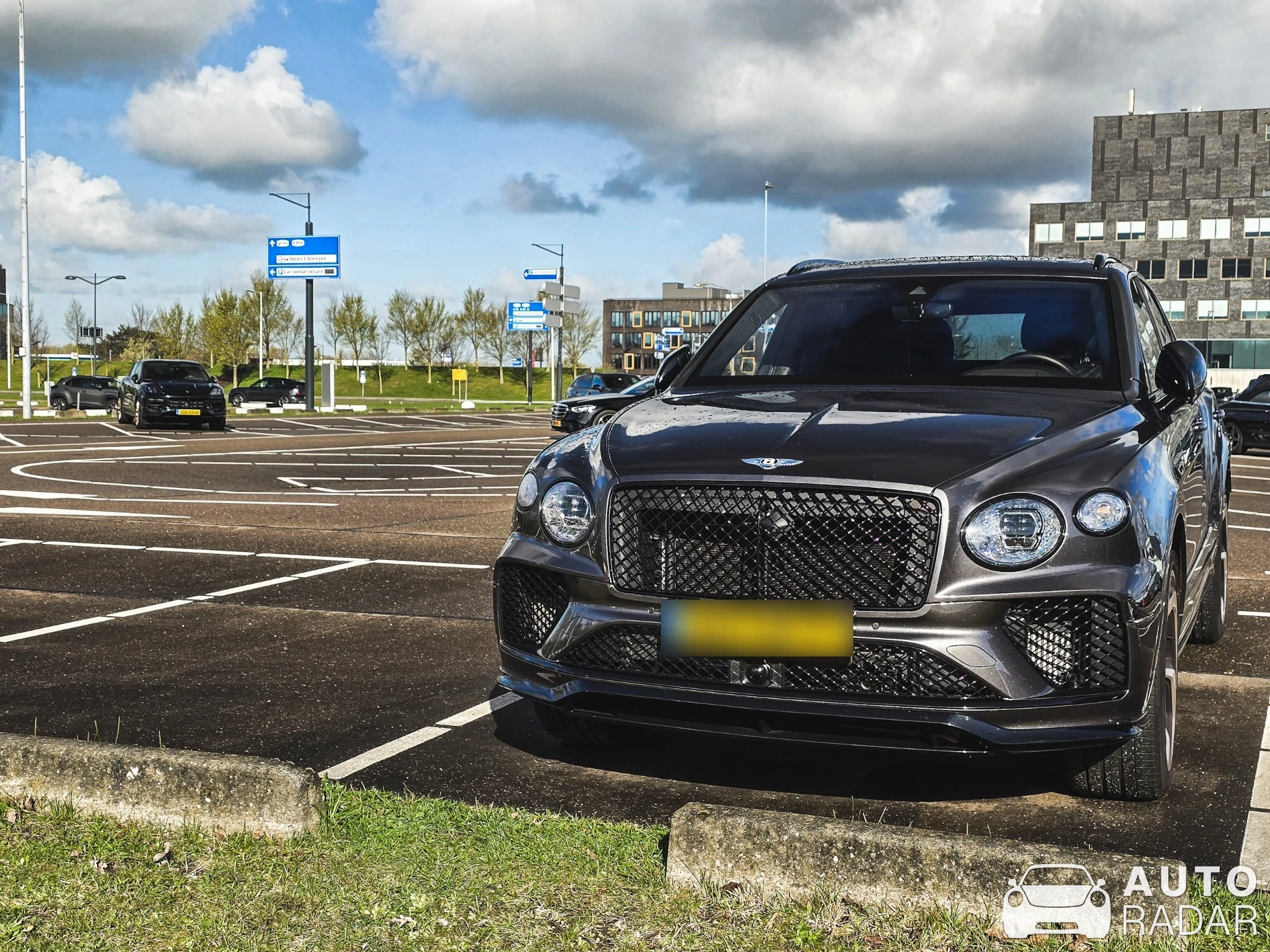 Bentley Bentayga Hybrid S spotted in Rotterdam