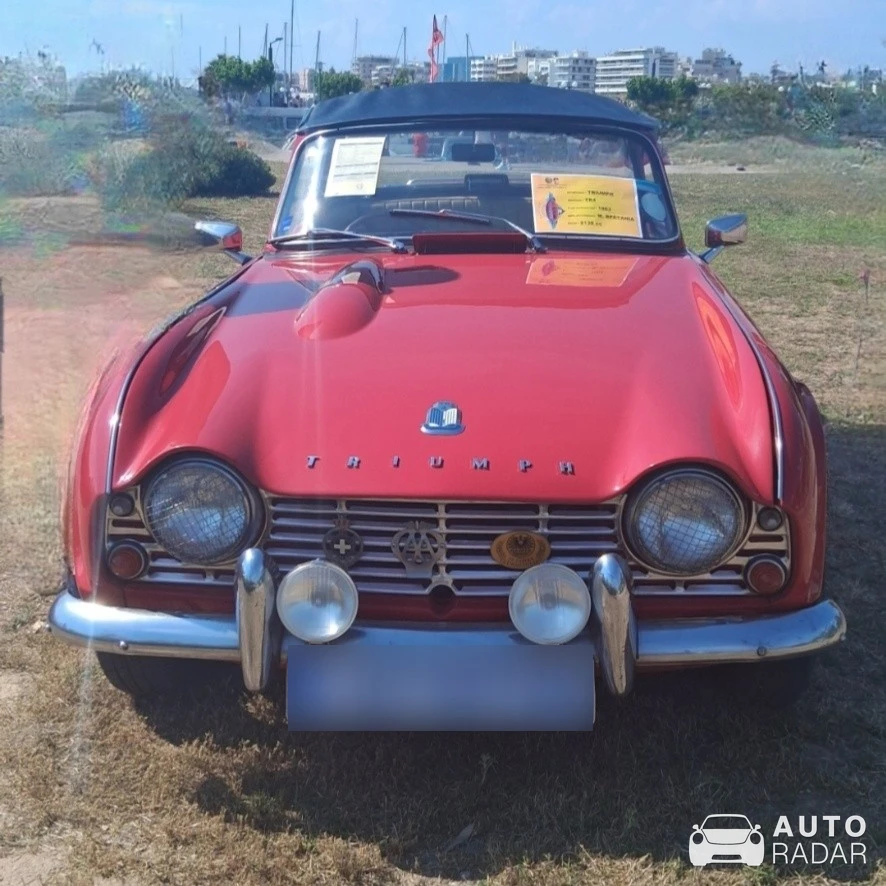 Triumph TR4 spotted in Alimos
