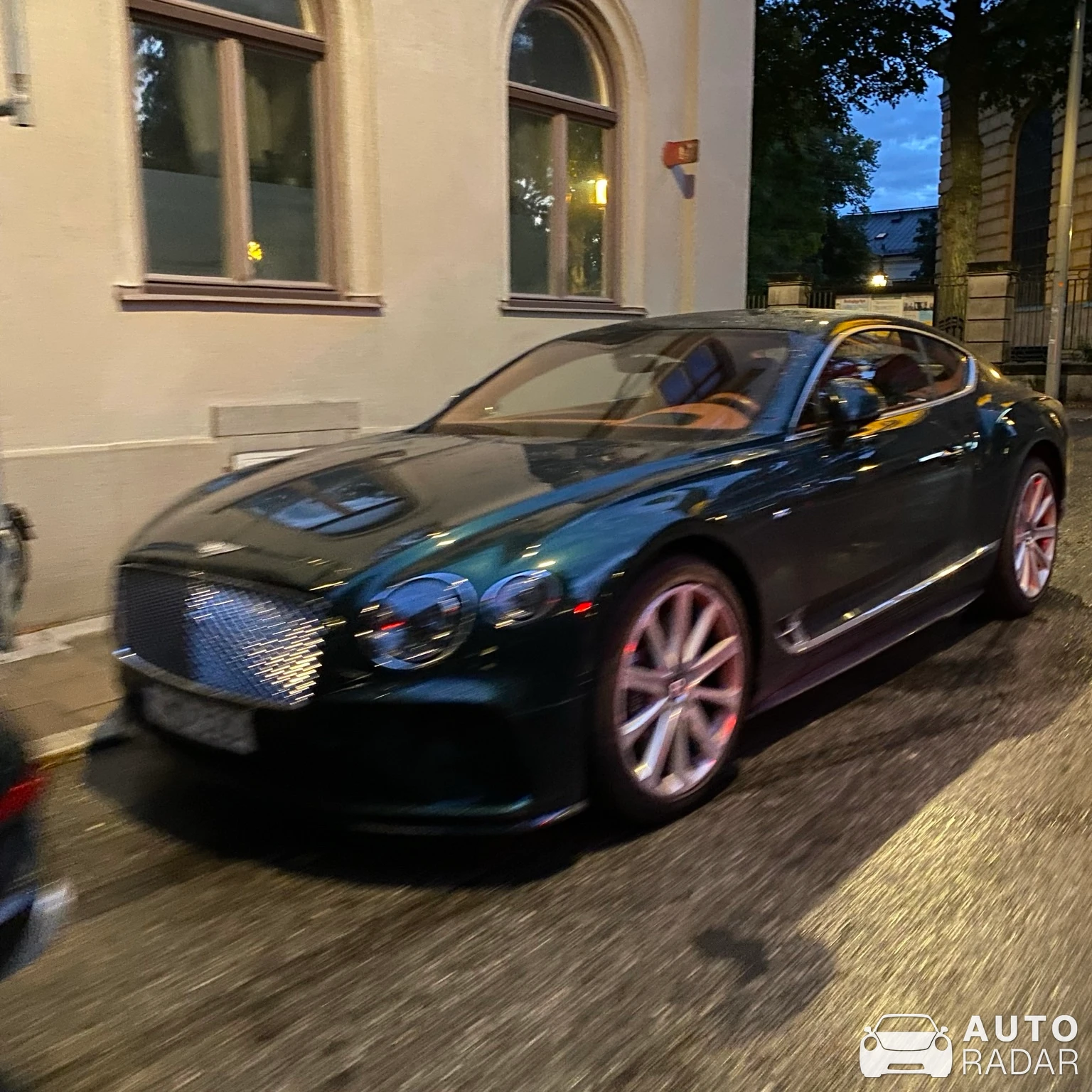 Bentley Continental GT V8 2016 spotted