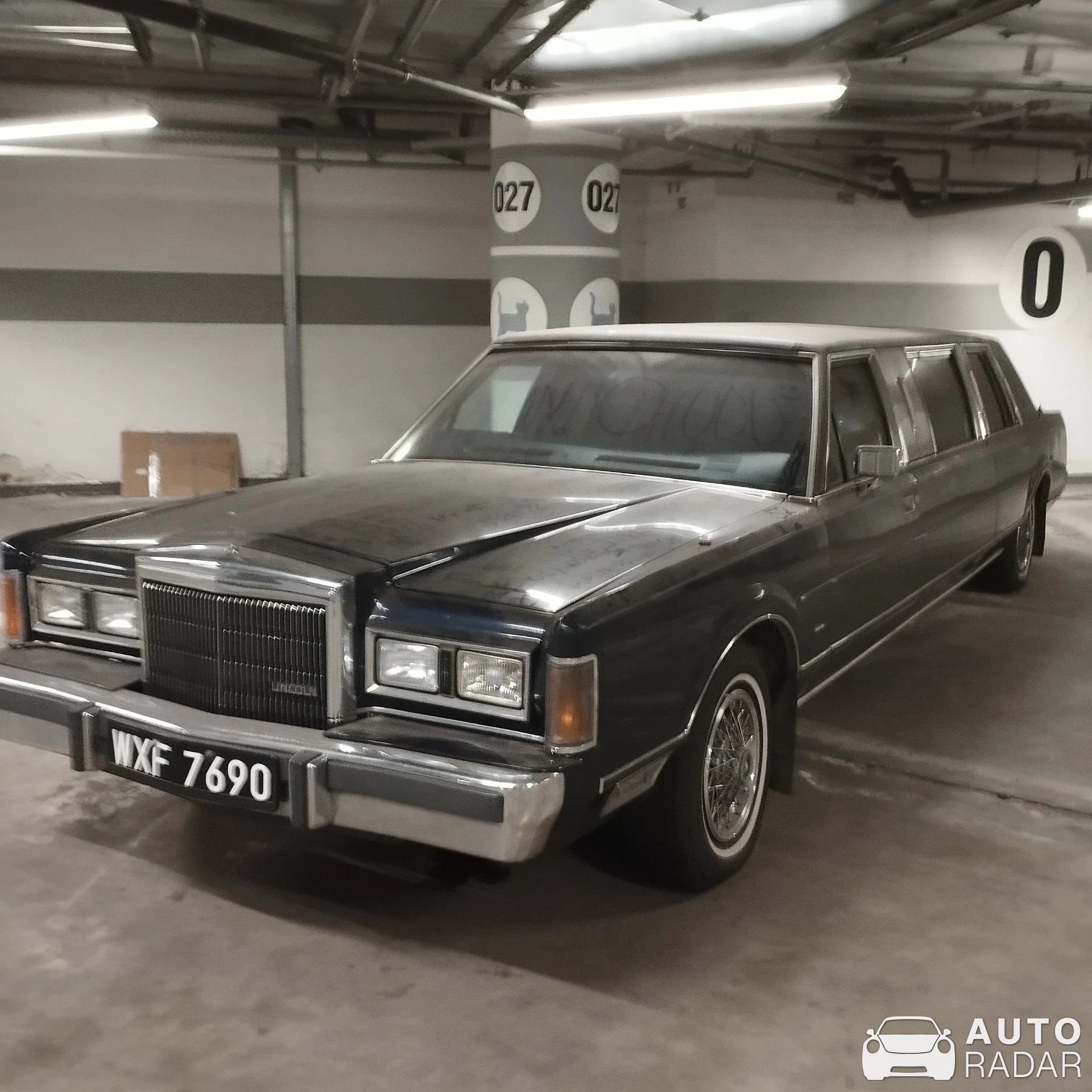 Lincoln Town Car spotted in Warszawa, Poland