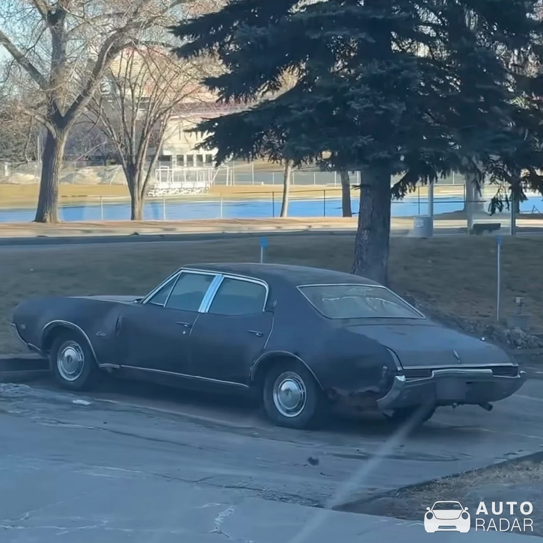Oldsmobile Cutlass Supreme Convertible spotted in Calgary, Canada