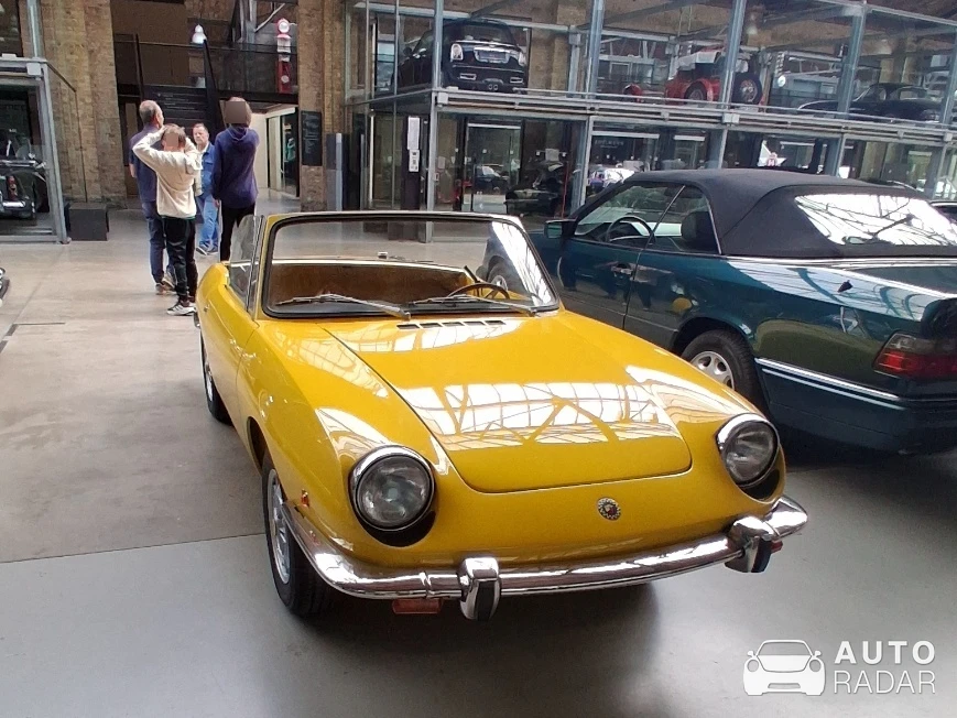 Fiat 850 Spider spotted in Berlin