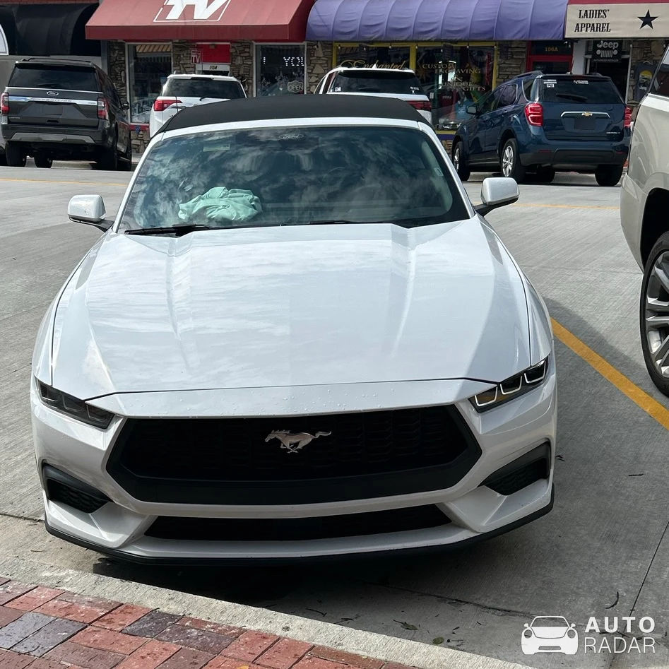 Ford Mustang GT Cabriolet spotted in Jackson