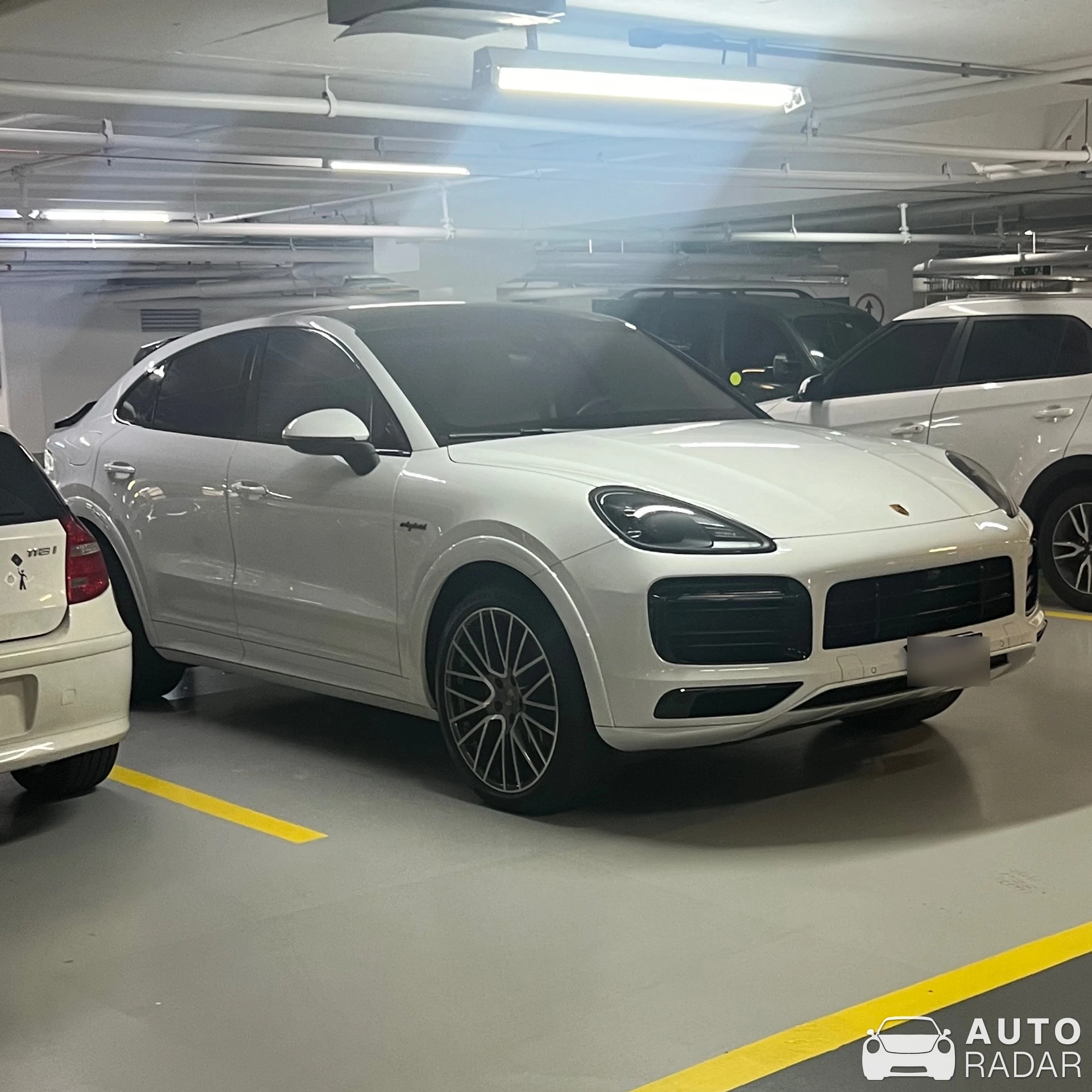 Porsche Cayenne E-Hybrid spotted in Barra da Tijuca, Brazil