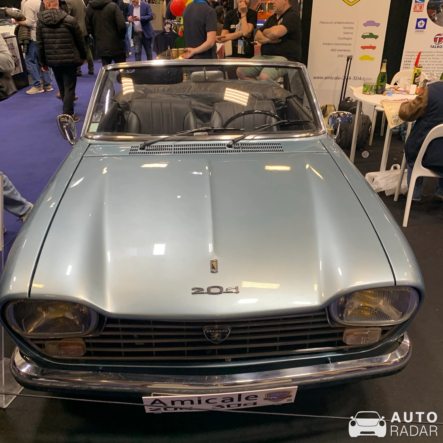 Peugeot 204 Cabriolet spotted in Colombes