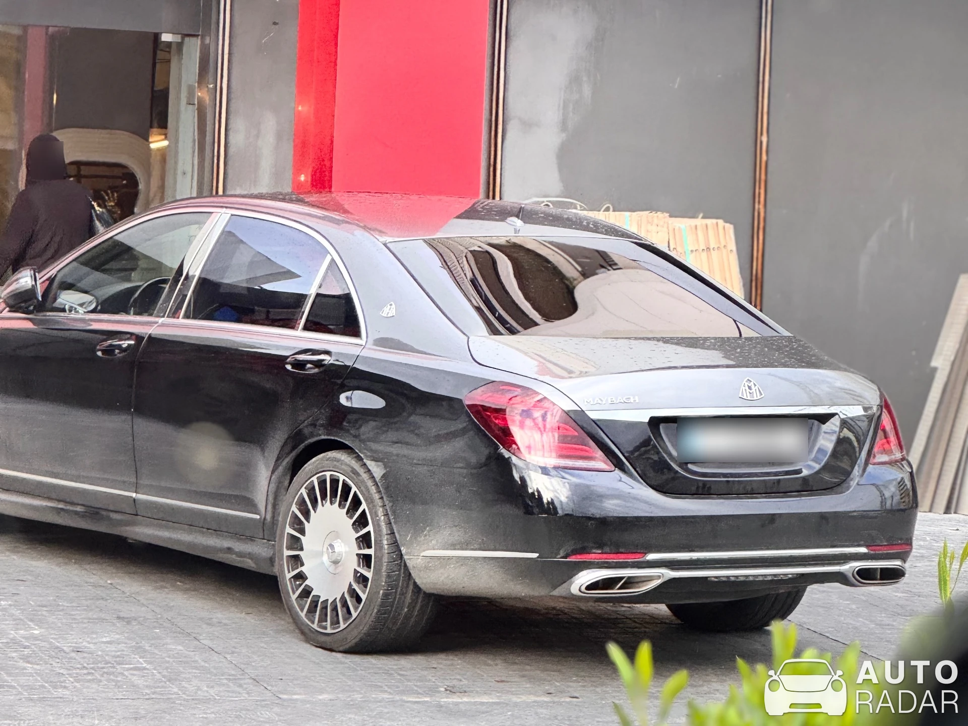 Mercedes-Maybach S 600 spotted in Metn, Liban