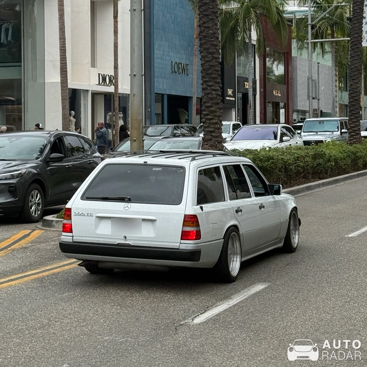 Mercedes-Benz E320 Wagon W124 spotted in Beverly Hills