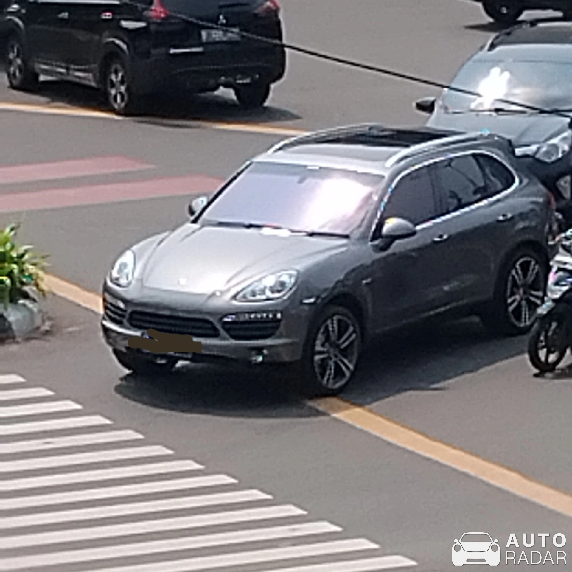 Porsche Cayenne spotted in Kota Jakarta Pusat, Indonesia