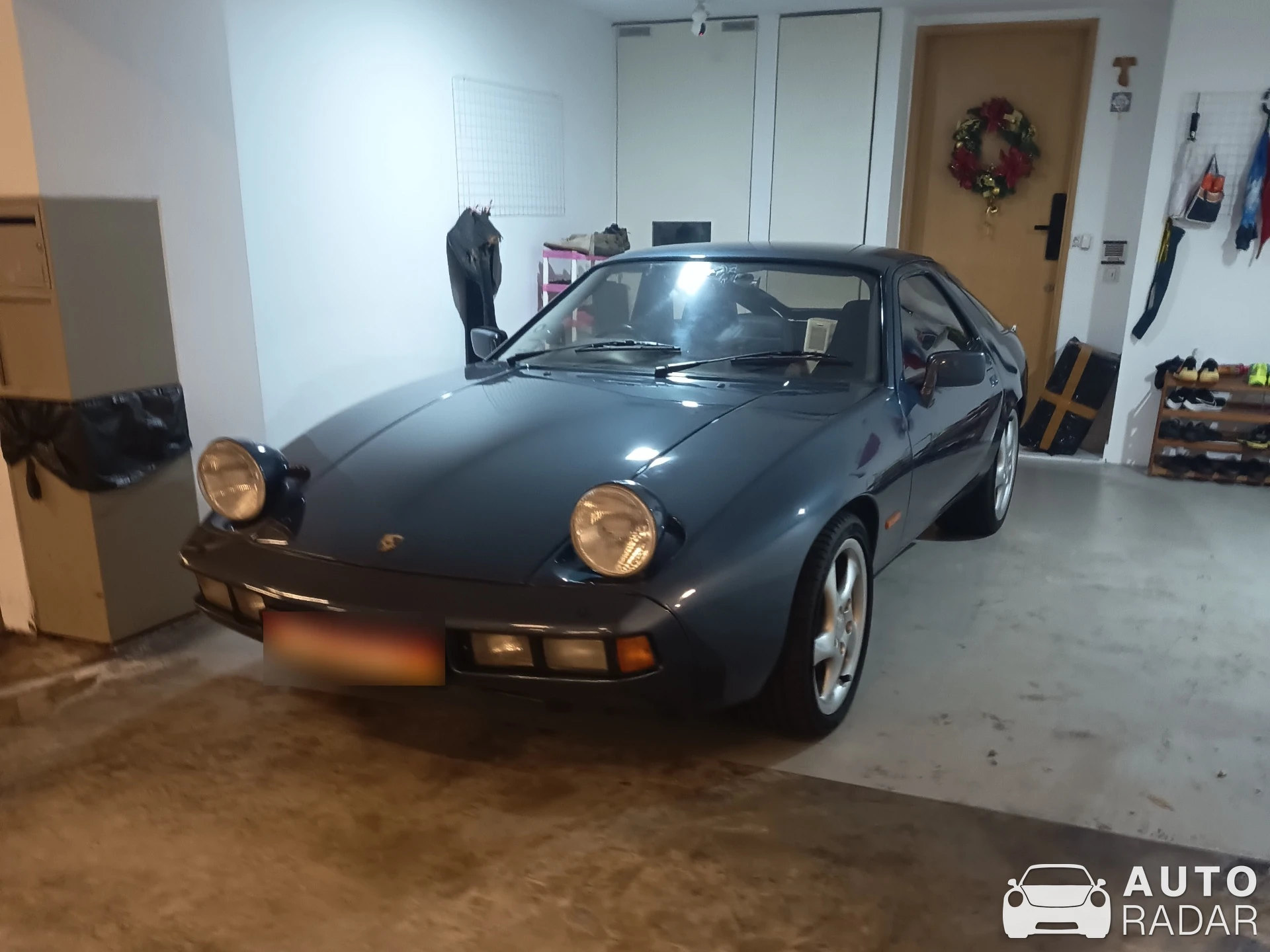 Porsche 928 S spotted in Singapore, Singapore