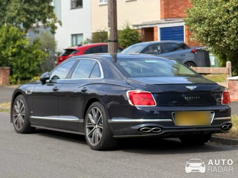 Bentley Flying Spur V8 S 2023 spotted