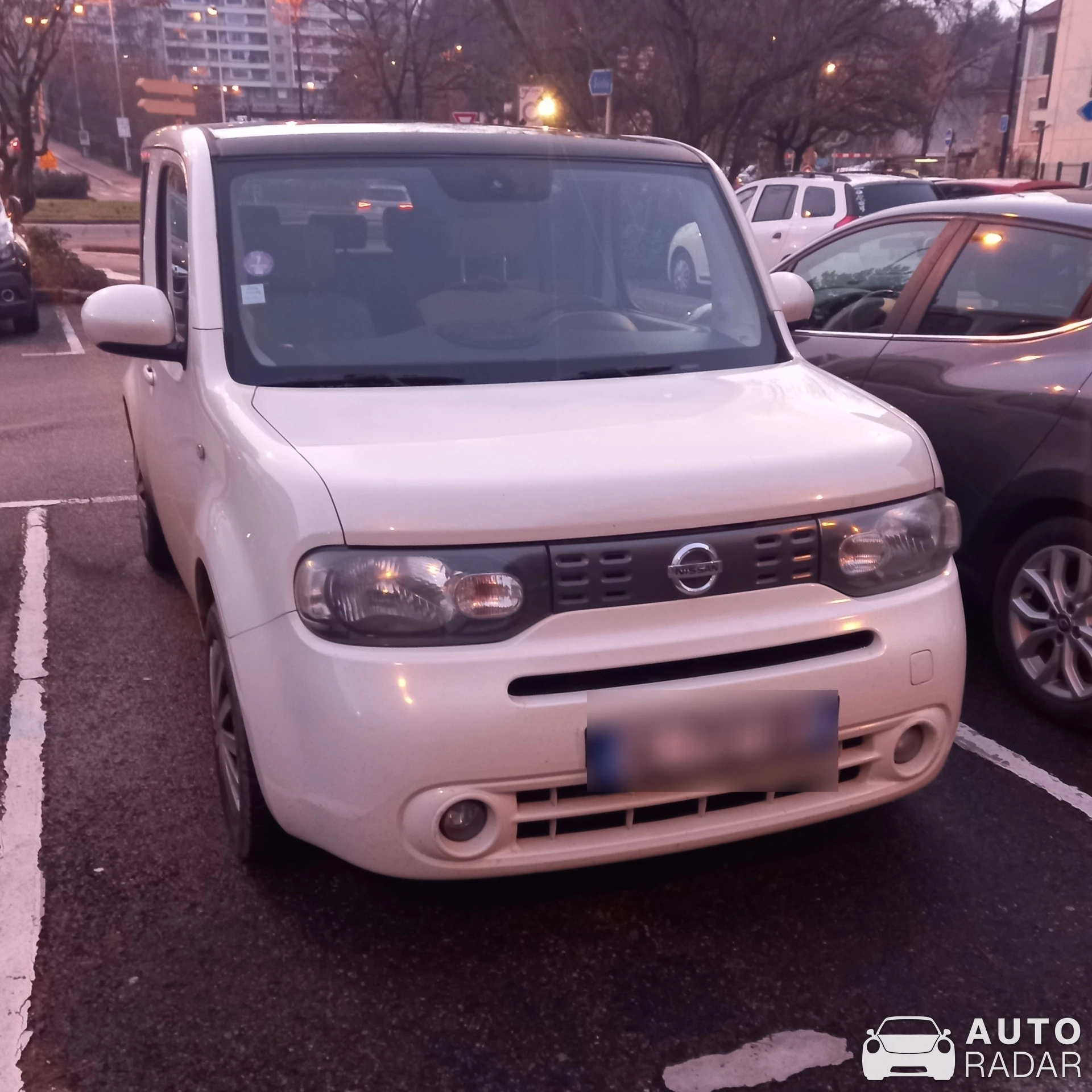 Nissan Cube spotted in Annecy