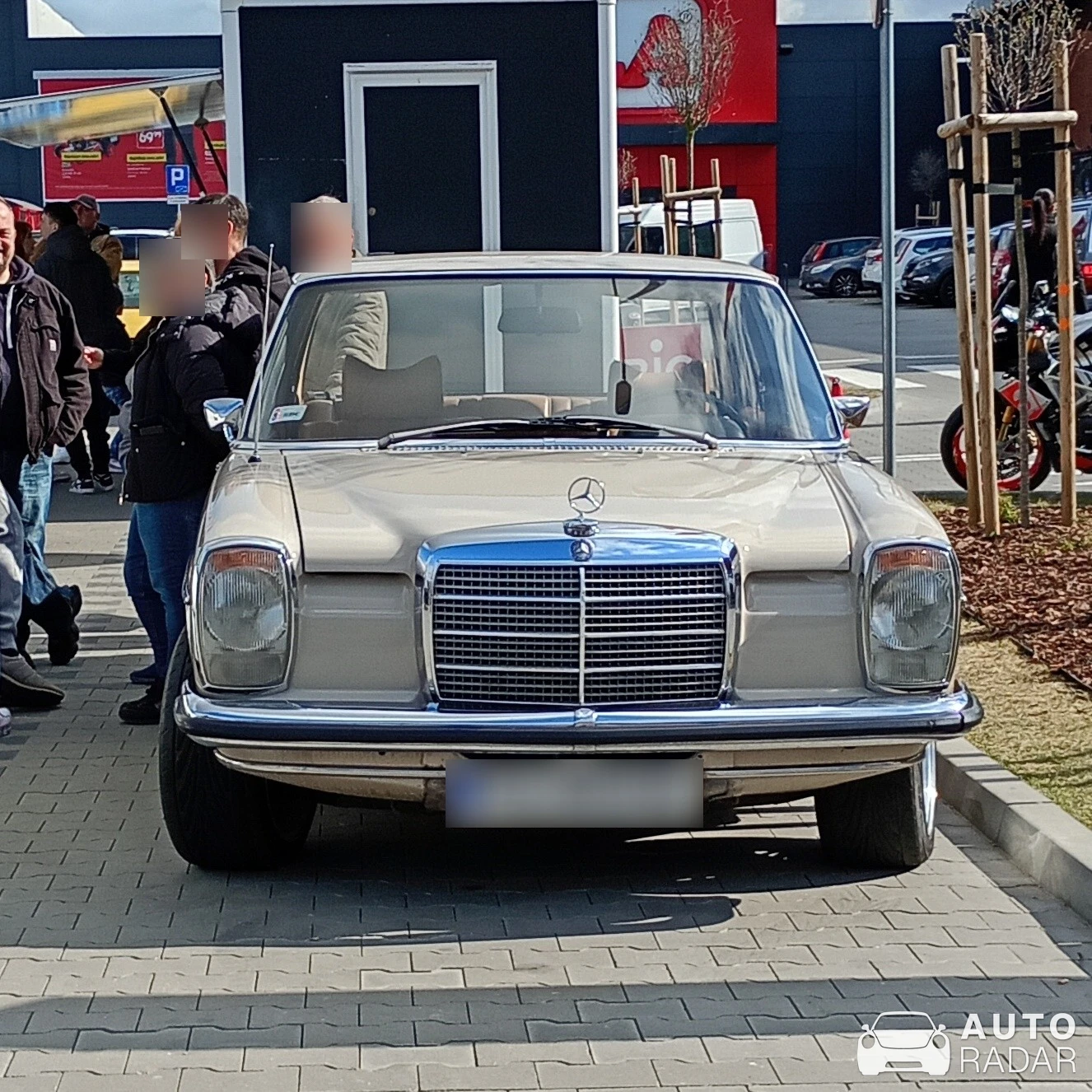 Mercedes-Benz 250C W114 spotted in Gorzów Wielkopolski