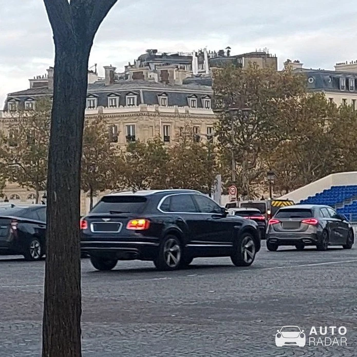 Bentley Bentayga V8 spotted in Paris, France