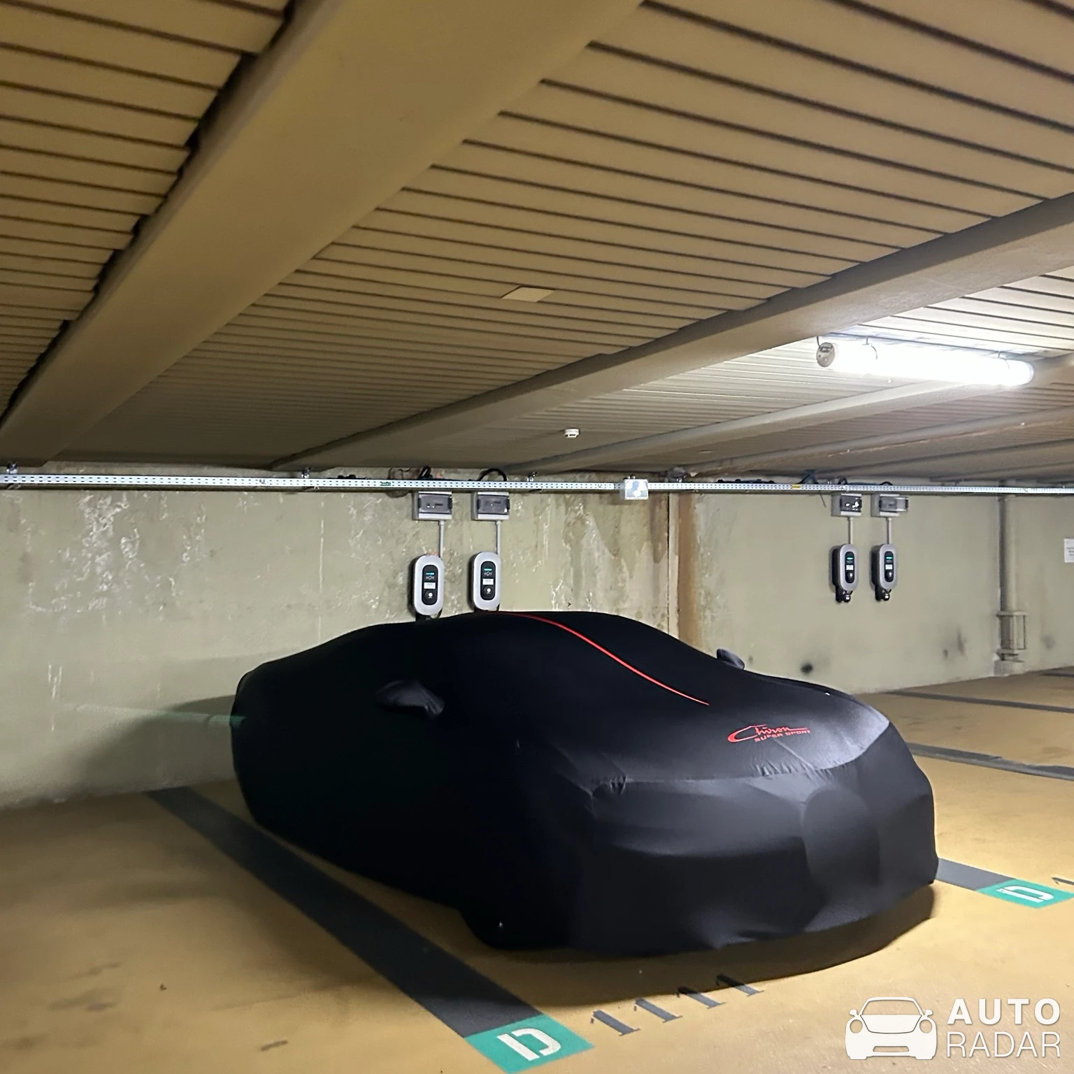Bugatti Chiron Super Sport Vagues de Lumière spotted in Monaco