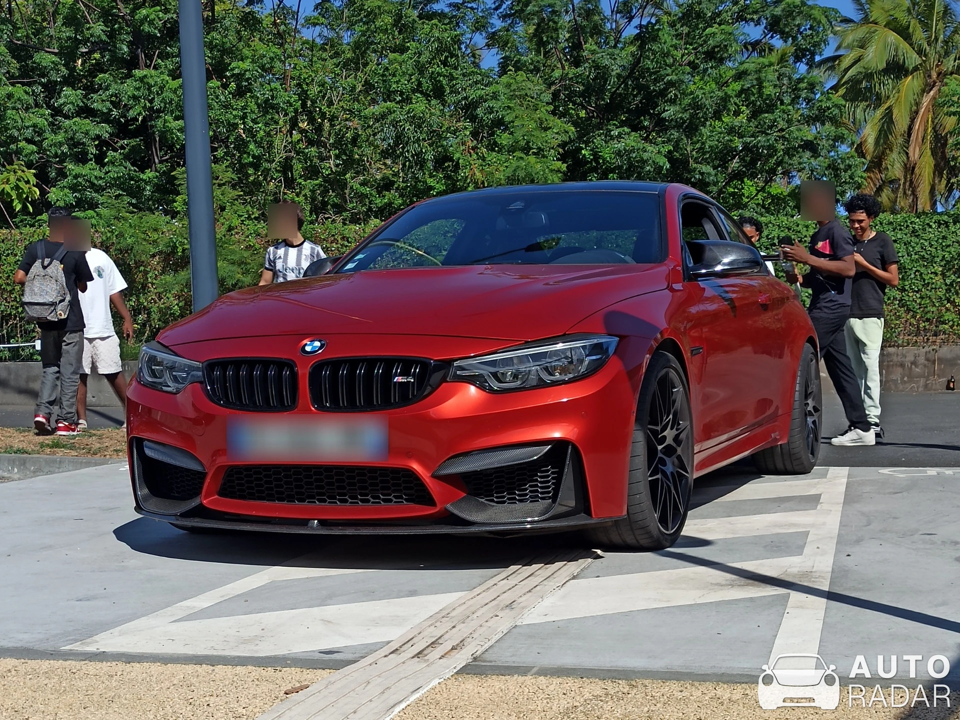 BMW M4 F82 Coupé Competition spotted in Saint-Pierre