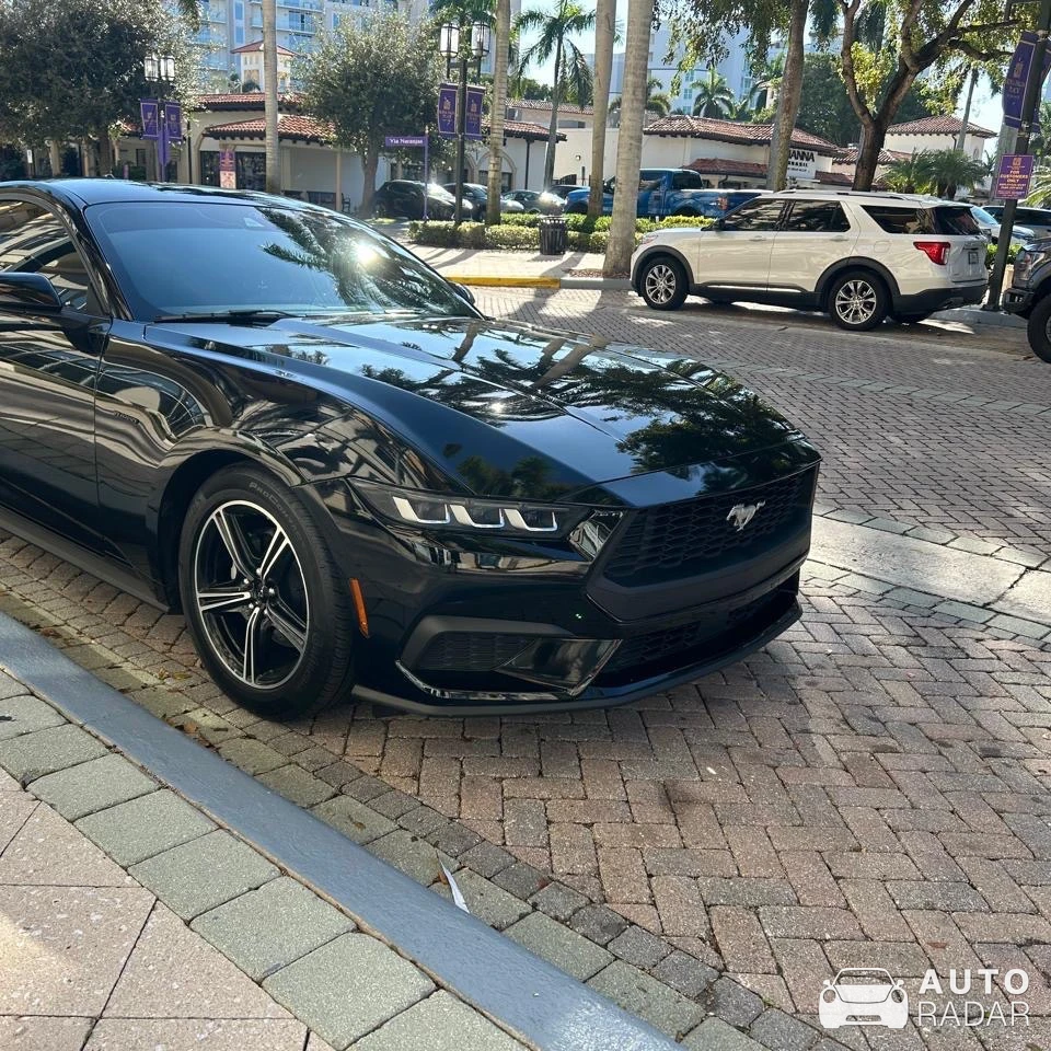 Ford Mustang 2.3 Ecoboost spotted in Boca Raton, Estados Unidos