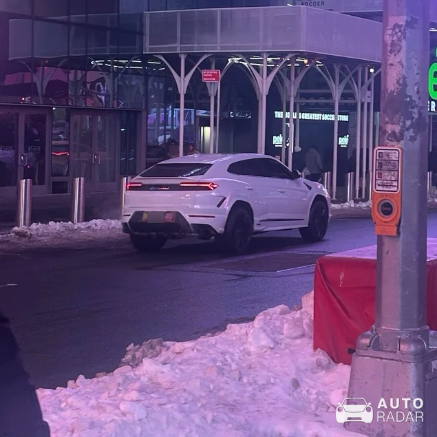 Lamborghini Urus SE spotted in New York, United States