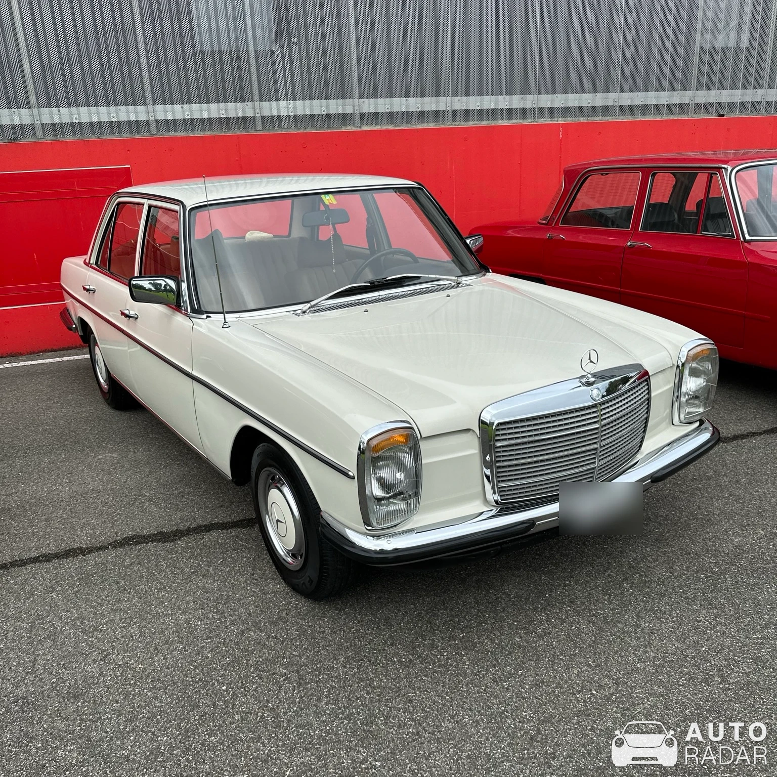 Mercedes-Benz W115 250D spotted in Romanshorn