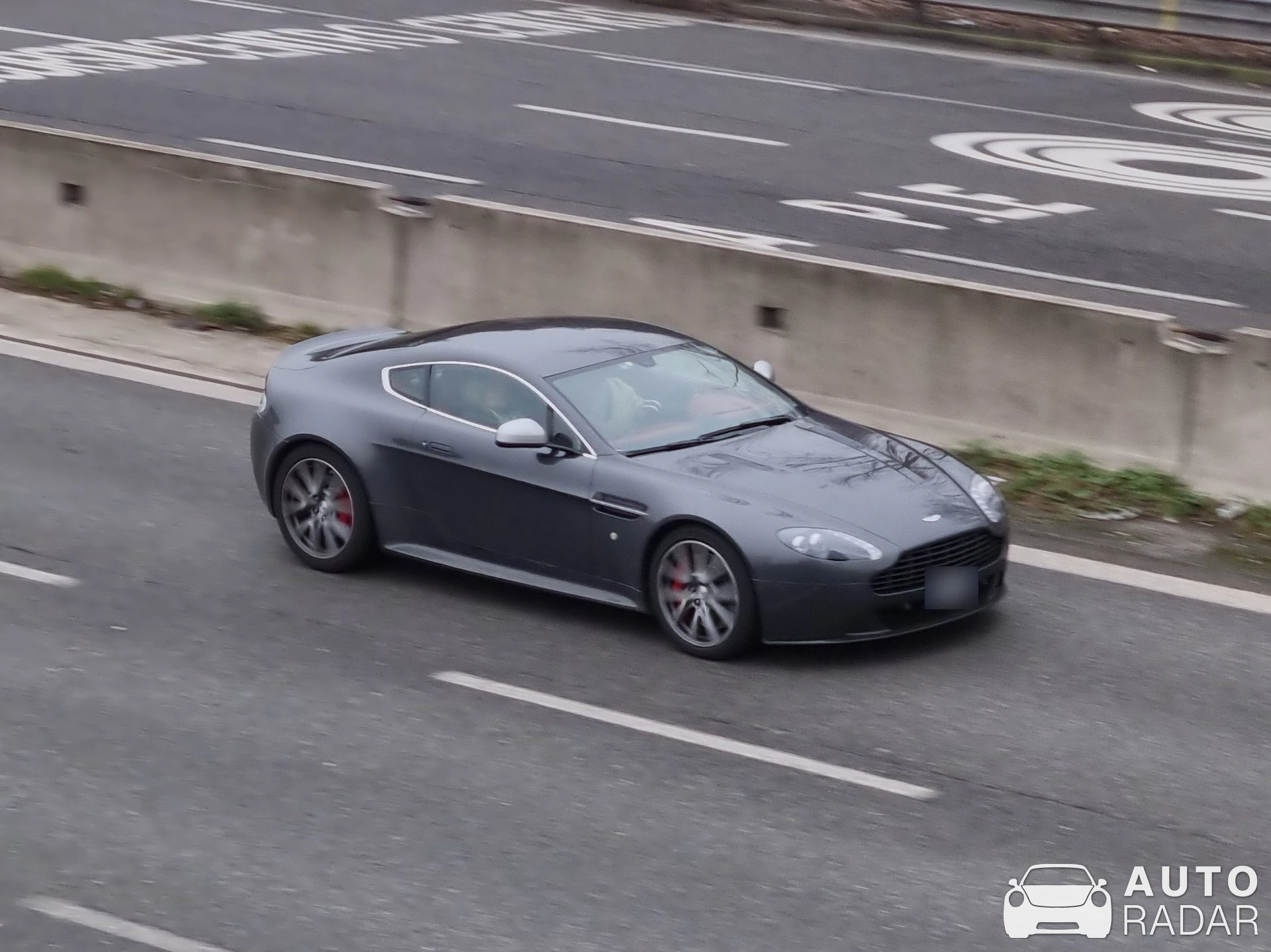 Aston Martin V8 Vantage spotted in Milano, Italy