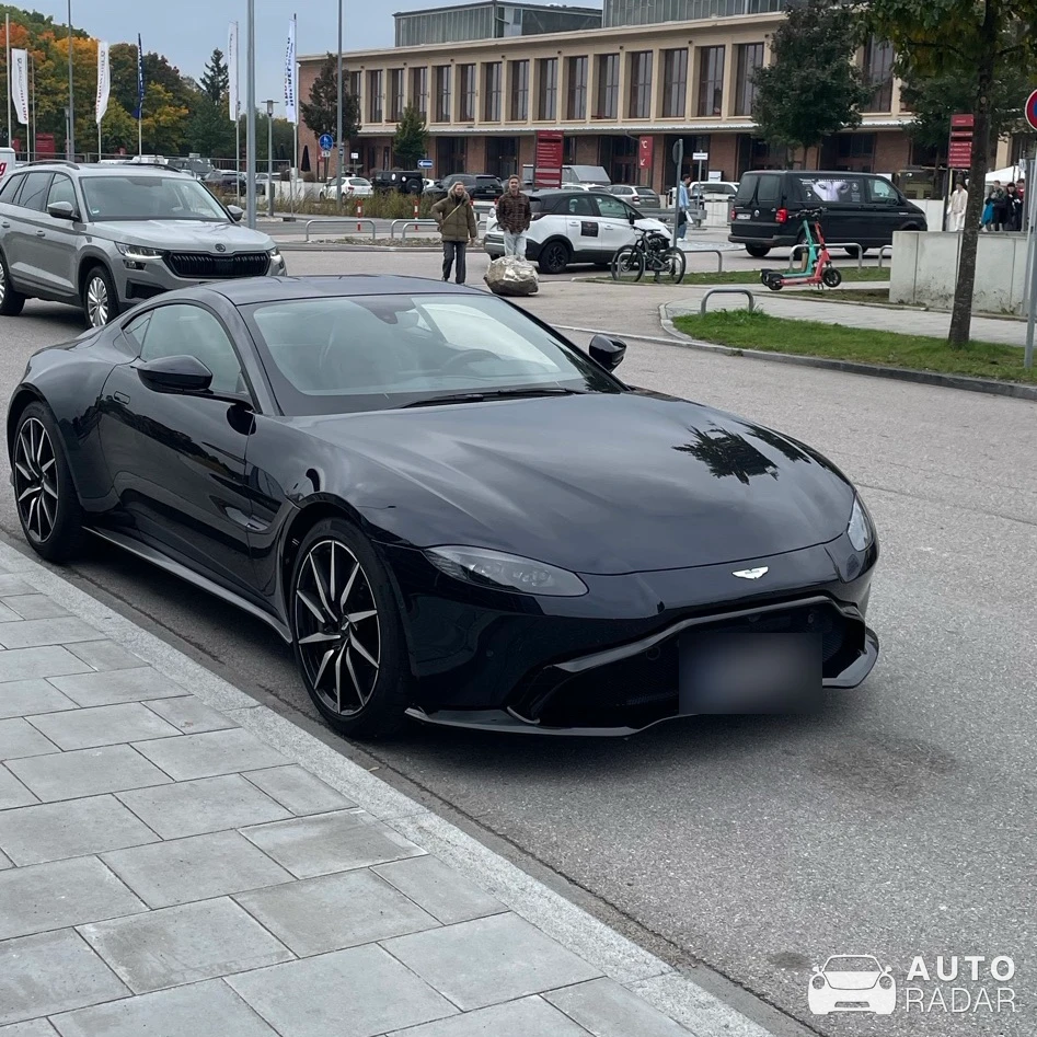 Aston Martin V8 Vantage Roadster 2020 spotted in München