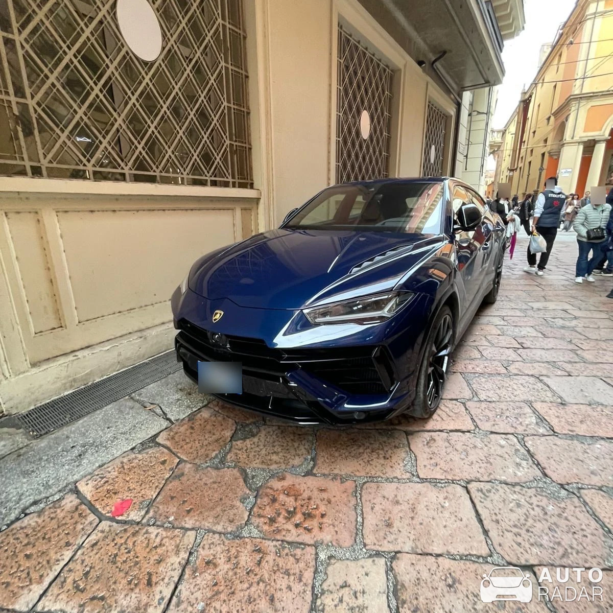 Lamborghini Urus S spotted in Bologna, Italy