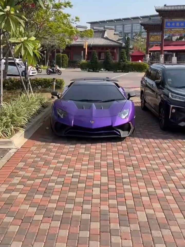 Lamborghini Aventador LP750-4 SuperVeloce