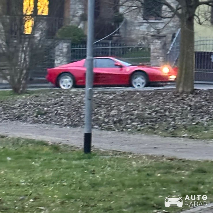 Ferrari 512 TR spotted in Provincia di Bergamo, Italia
