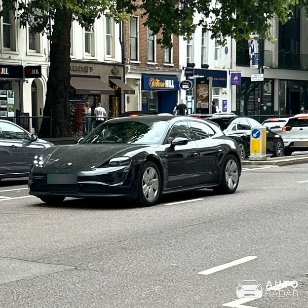 Porsche Taycan Sport Turismo spotted