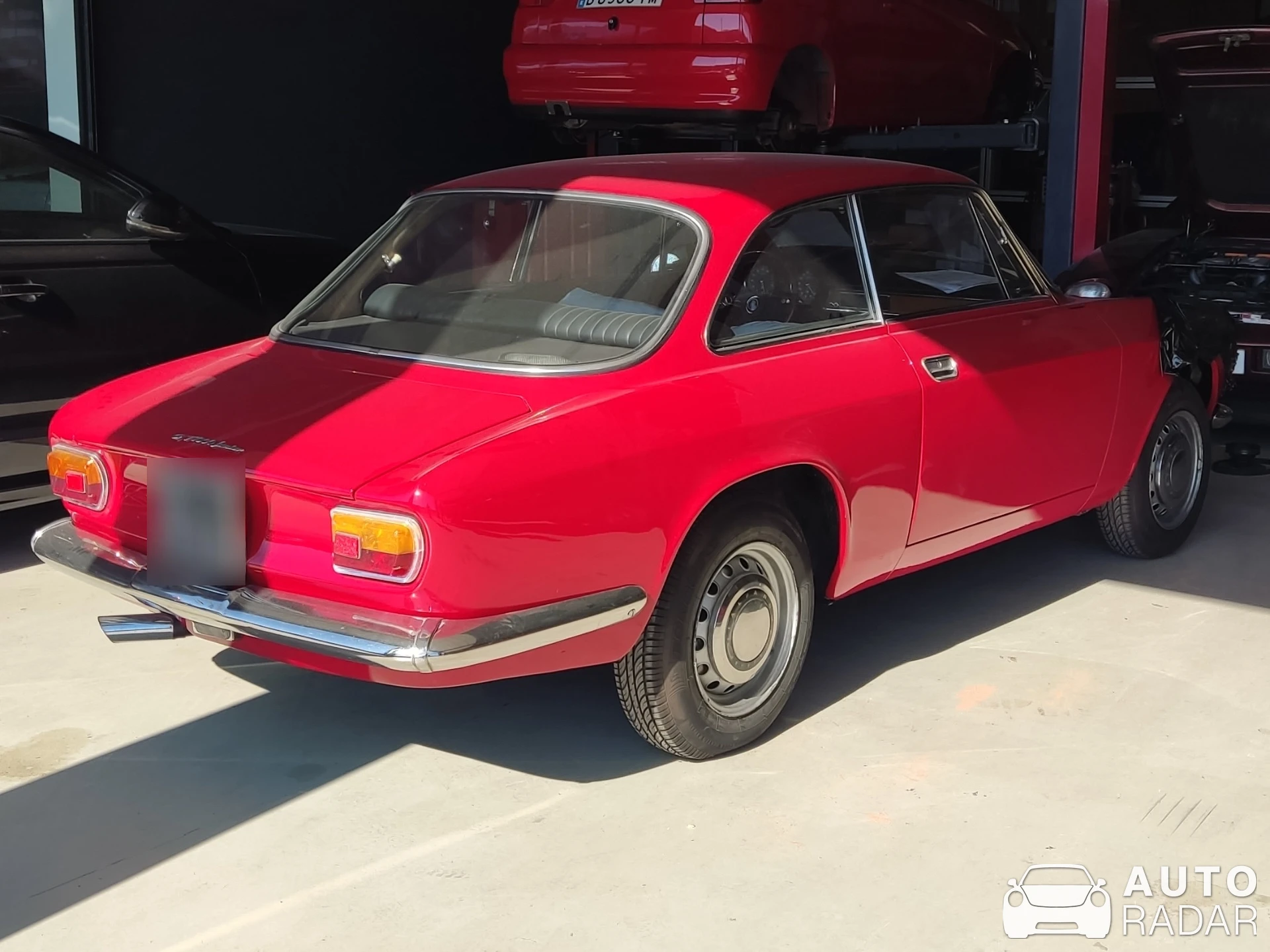 Alfa Romeo 2000 GT Veloce spotted in Arbúcies
