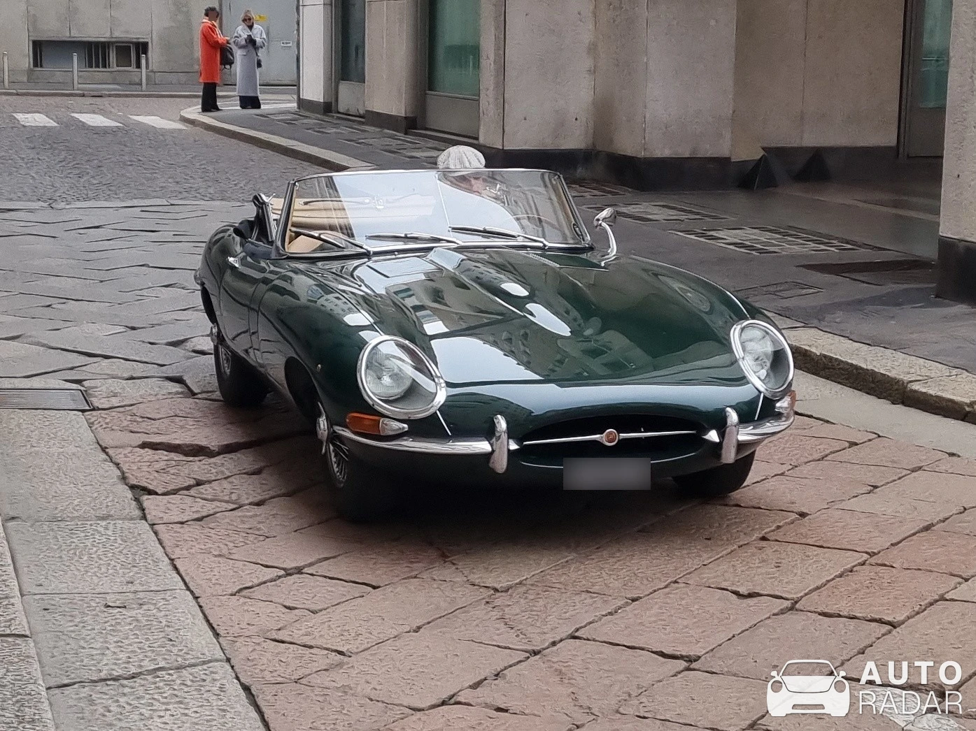 Jaguar E-Type spotted in Milano, Italy