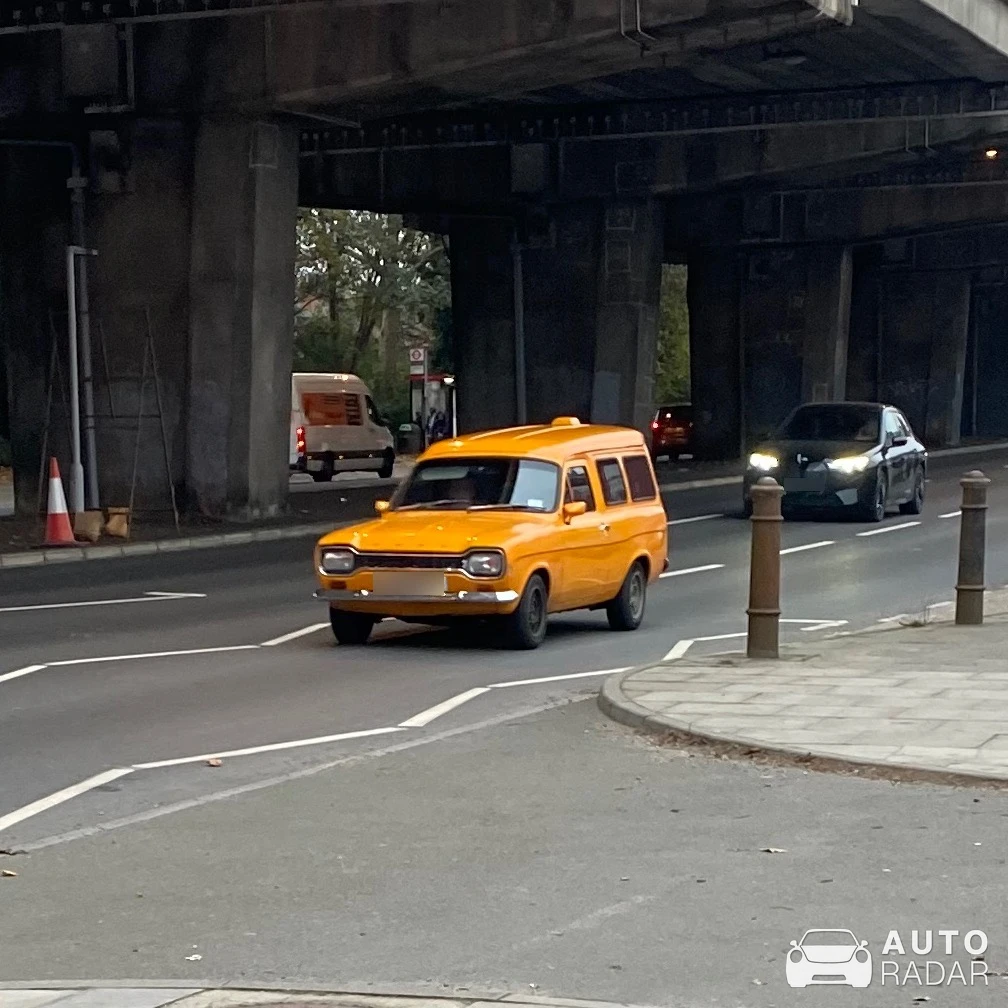 Ford Escort RS spotted in Greater London, United Kingdom