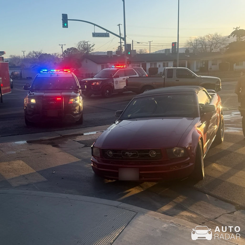 Ford Mustang GT Convertible spotted in Rosamond