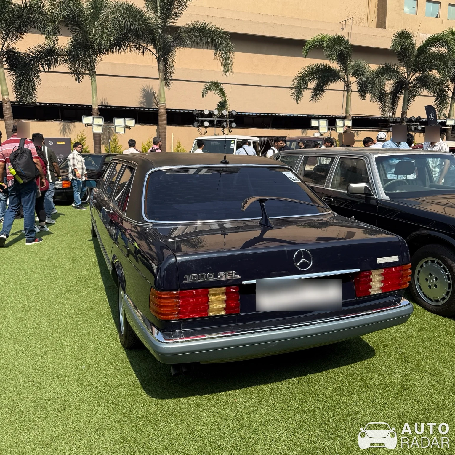 Mercedes-Benz 1000 SEL W126 spotted in Mumbai