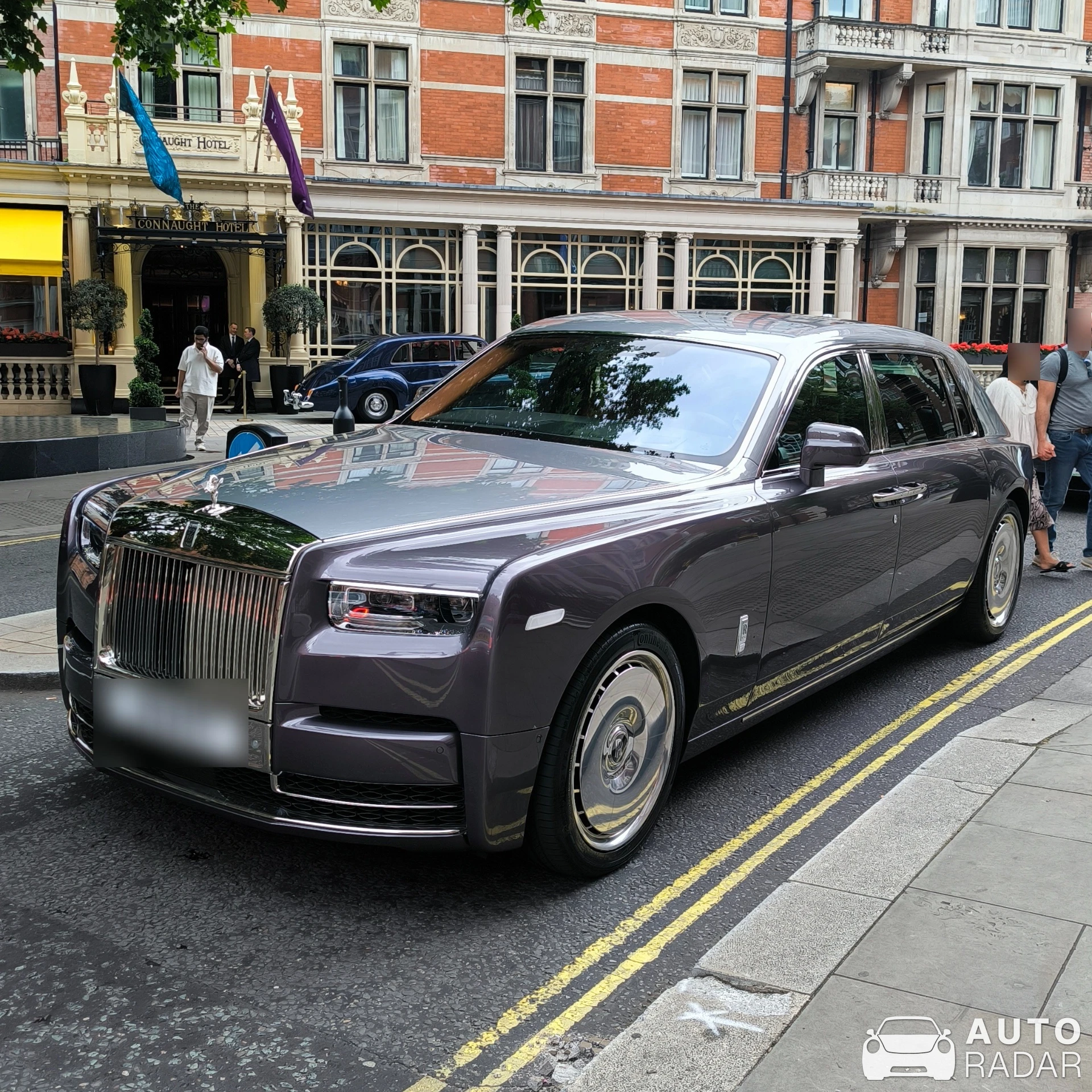 Rolls-Royce Phantom VIII EWB spotted in London