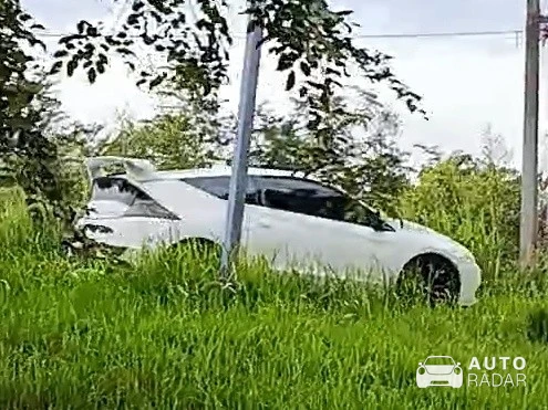 Honda CR-Z spotted in Karawang, Indonesia
