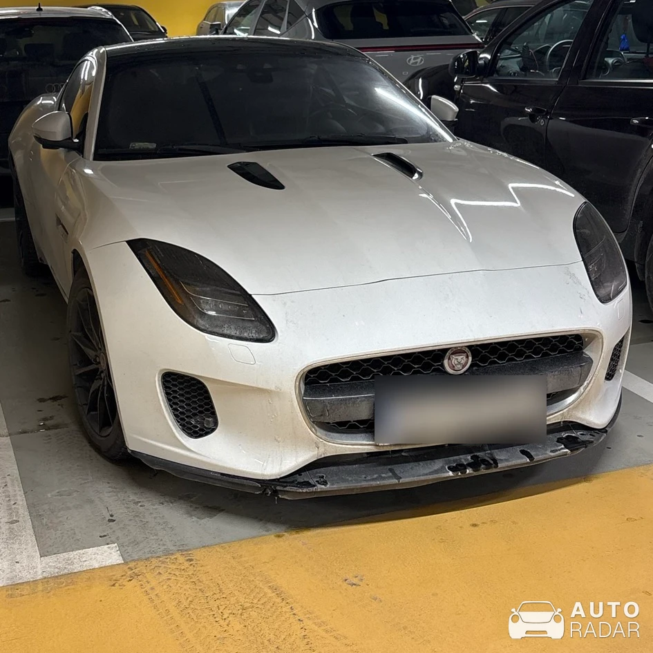 Jaguar F-Type S Coupé spotted in Warszawa, Polonia
