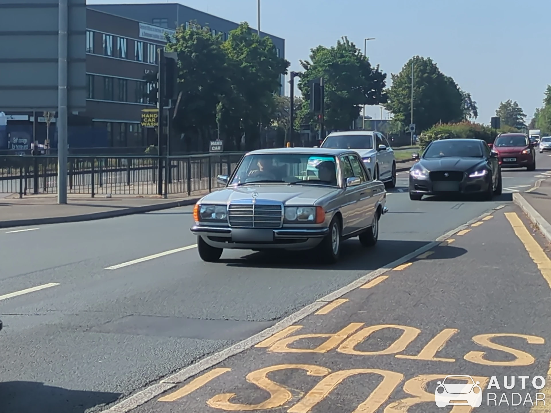 Mercedes-Benz 230 S spotted in Enfield