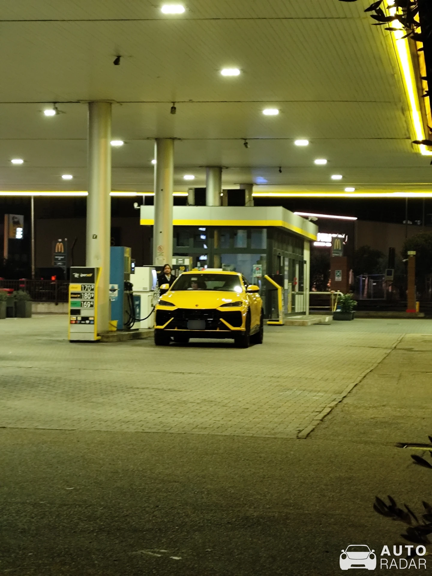 Lamborghini Urus SE spotted in Affi, Italy