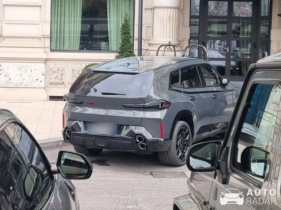 BMW XM G09 Label spotted in Milano