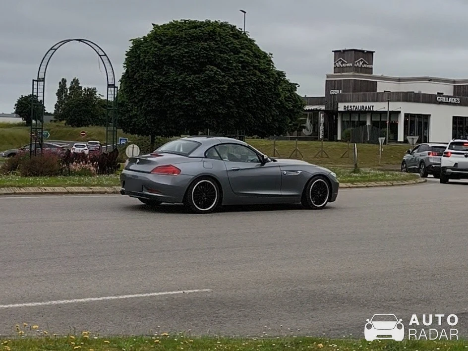 BMW Z4 E89 sDrive28i spotted in Saint-Martin-des-Champs