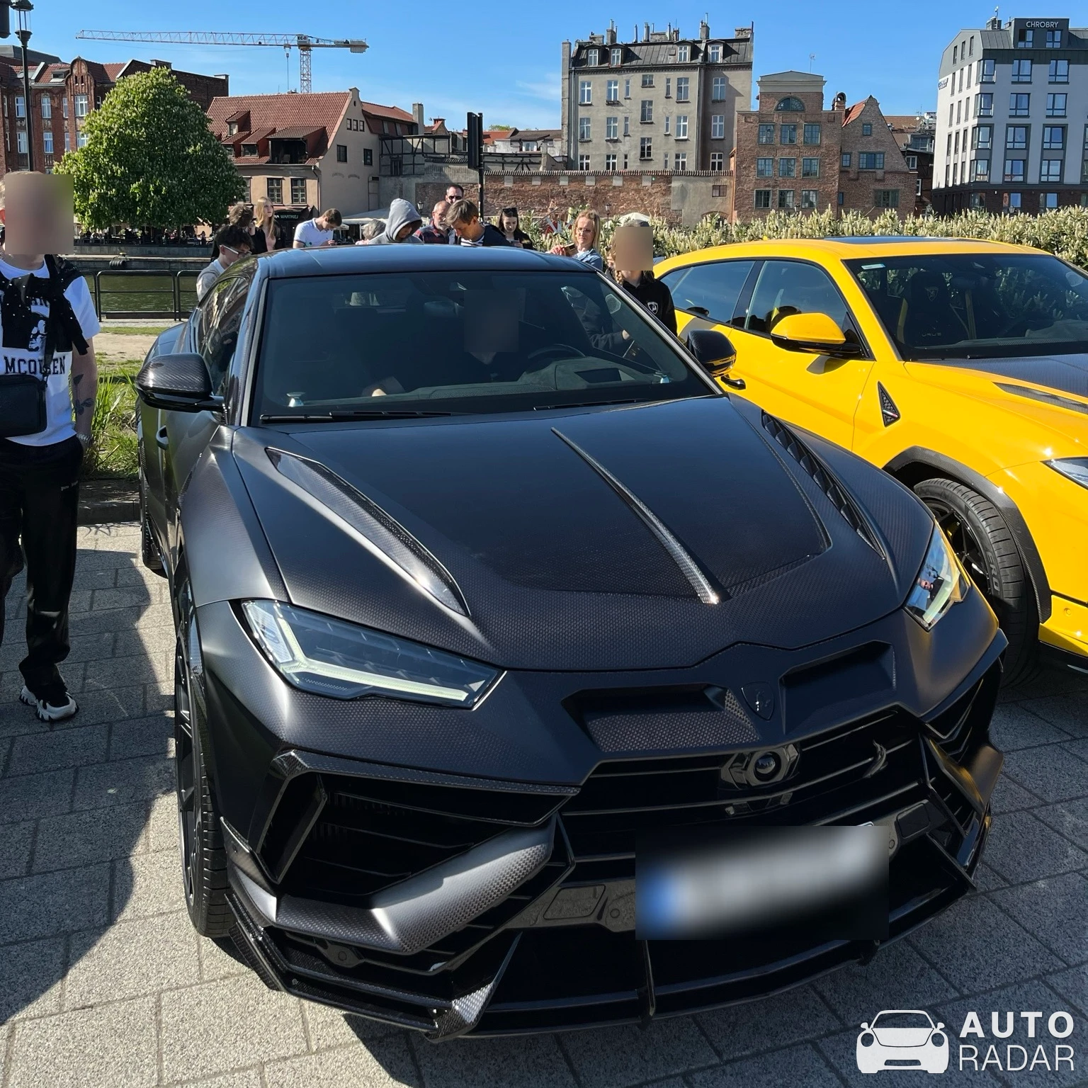 Lamborghini Urus Nero Design spotted in Warszawa