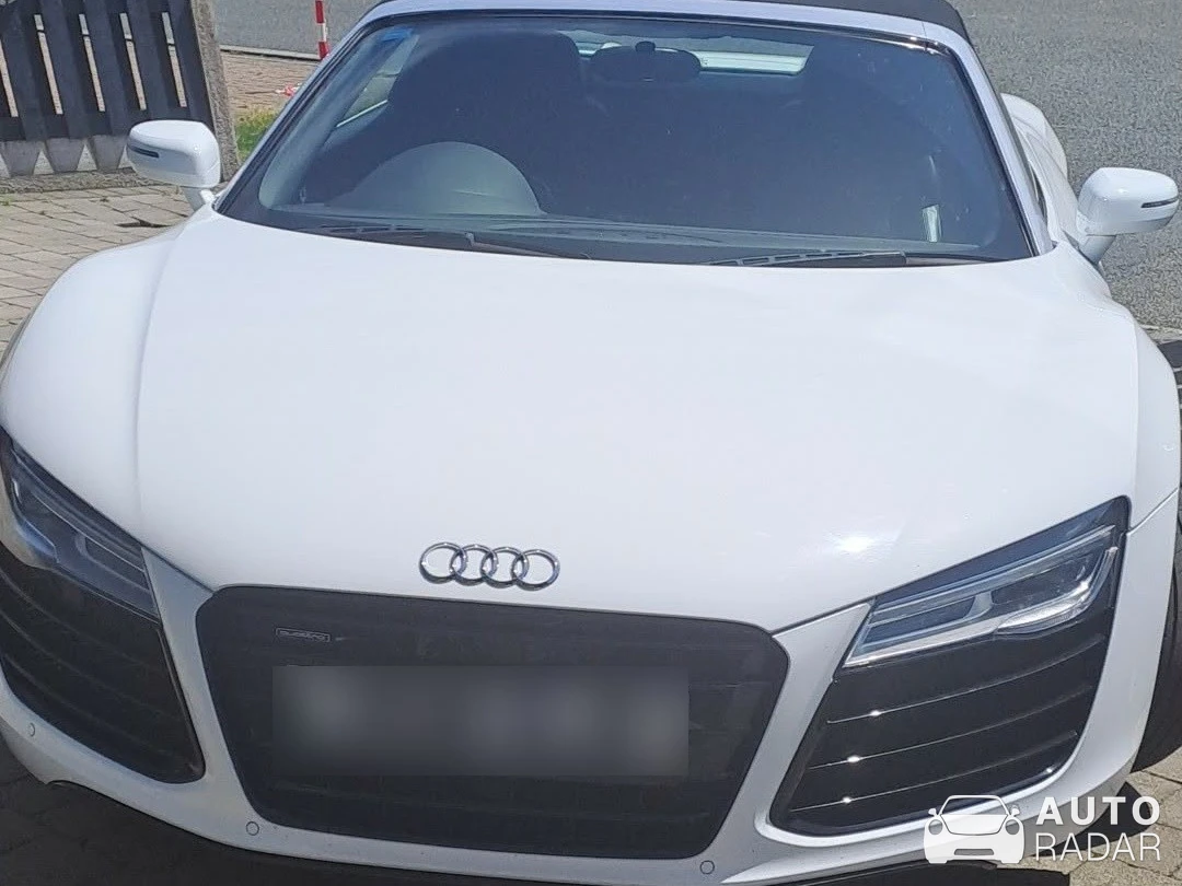 Audi R8 GT Spyder spotted in Milford Haven