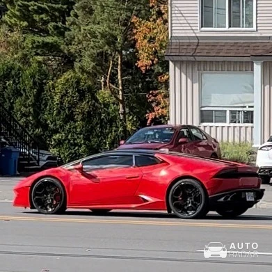 Lamborghini Huracán LP610-4 spotted in Repentigny, Canada