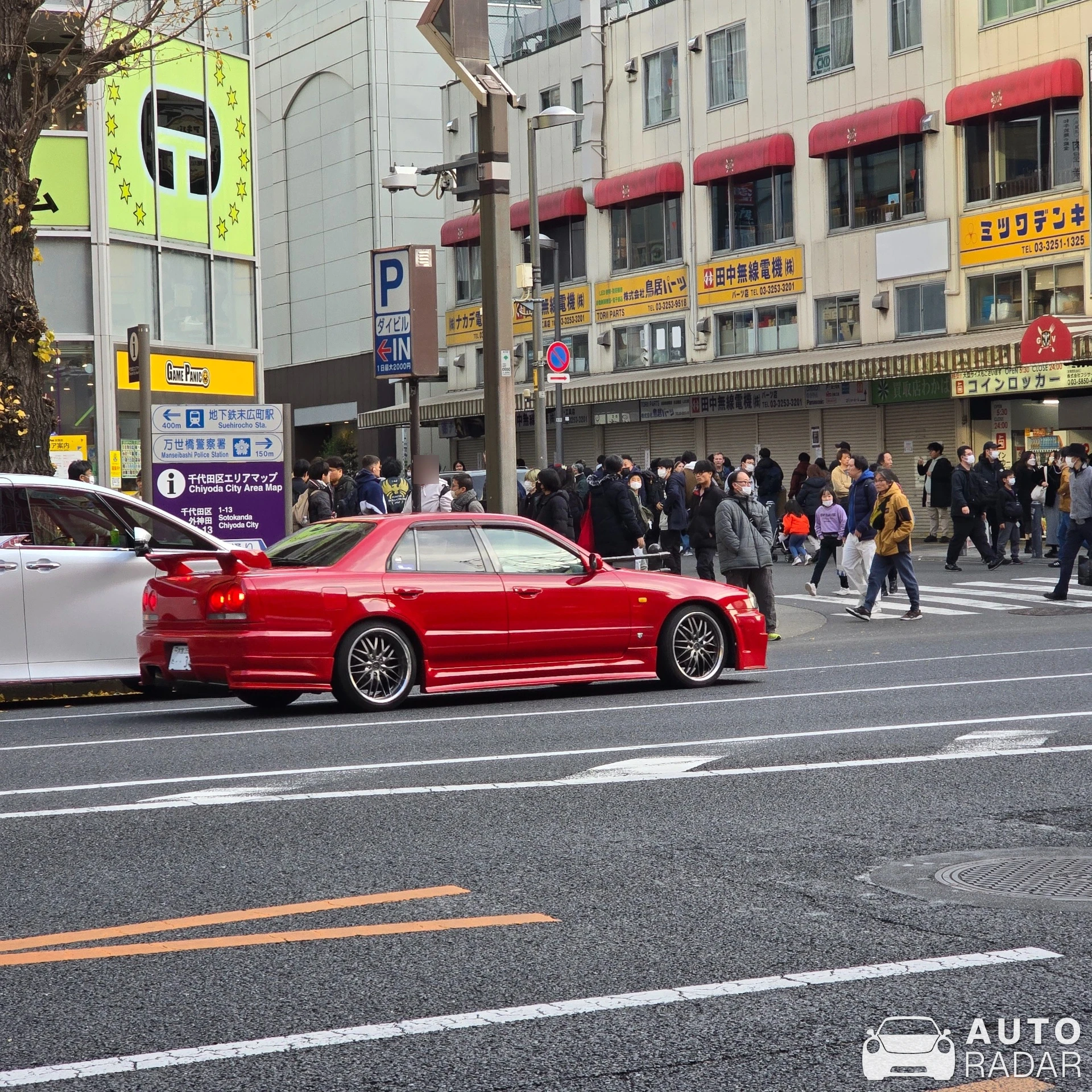 Nissan Skyline R34 GT-R spotted in Chiyoda City, Jepang